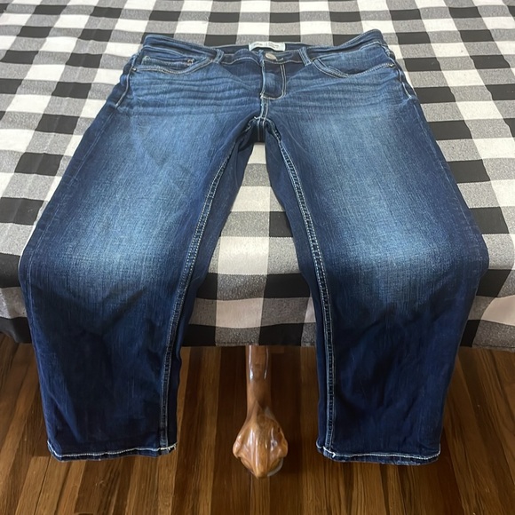 Buckle BKE Payton Universal Fit Mid Rise Capri Jeans 29 Stretch Dark Distressed - Picture 9 of 13